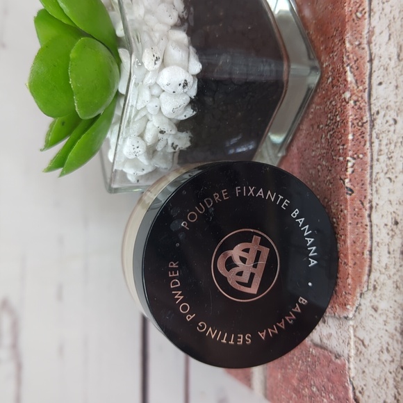 BELLÁPIERRE COSMETICS Banana Setting Powder Deluxe Mini Shade Medium 14oz. NEW‎ - Picture 1 of 9